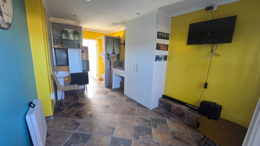 5 Bedroom Property for Sale in Sunningdale Western Cape